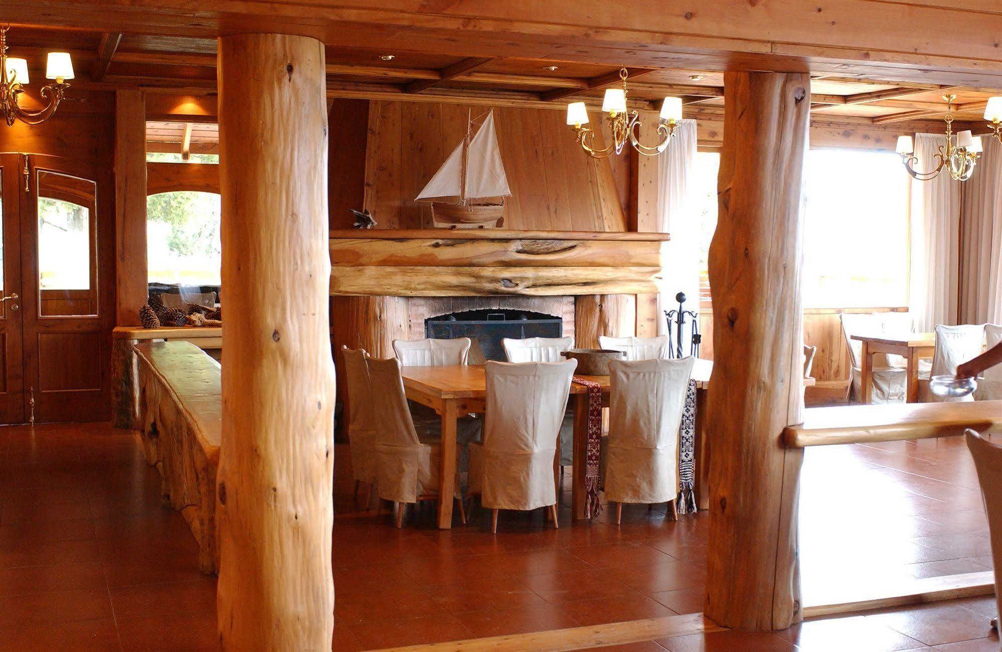 Hosteria Isla Victoria Lodge מראה פנימי תמונה